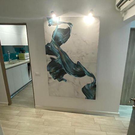 Beautiful Modern Apartment Craiova Exterior photo