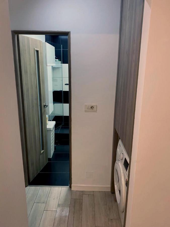 Beautiful Modern Apartment Craiova Exterior photo