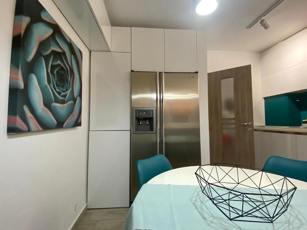 Beautiful Modern Apartment Craiova Exterior photo