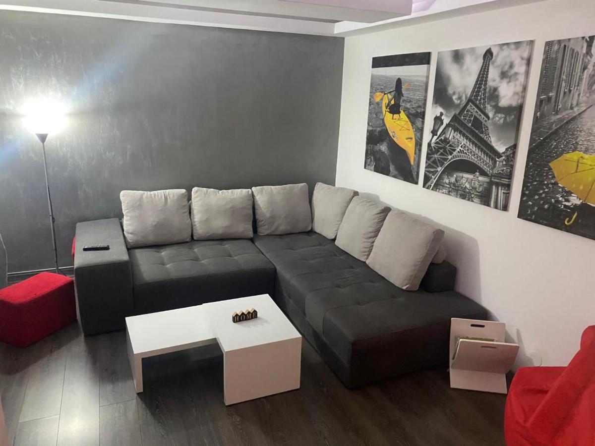 Beautiful Modern Apartment Craiova Exterior photo